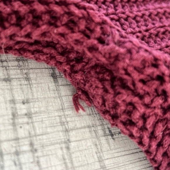 Forever21 Red Heavy Knitted Long Sleeve Sweater Size Medium - Picture 3 of 10